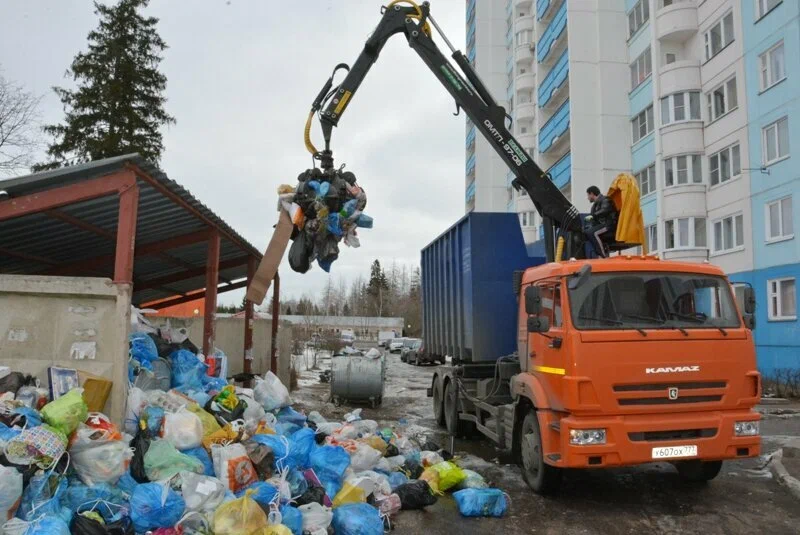 Вывоз бытового мусора в Ленинске-Кузнецком с погрузкой в октябре