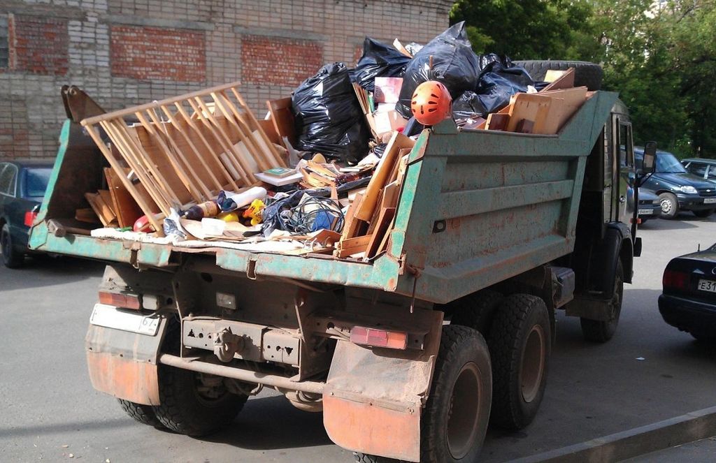 Вывоз мусора из магазина в Ленинске-Кузнецком от ПроМусор: услуги, цена от 1789 руб., утилизация отходов