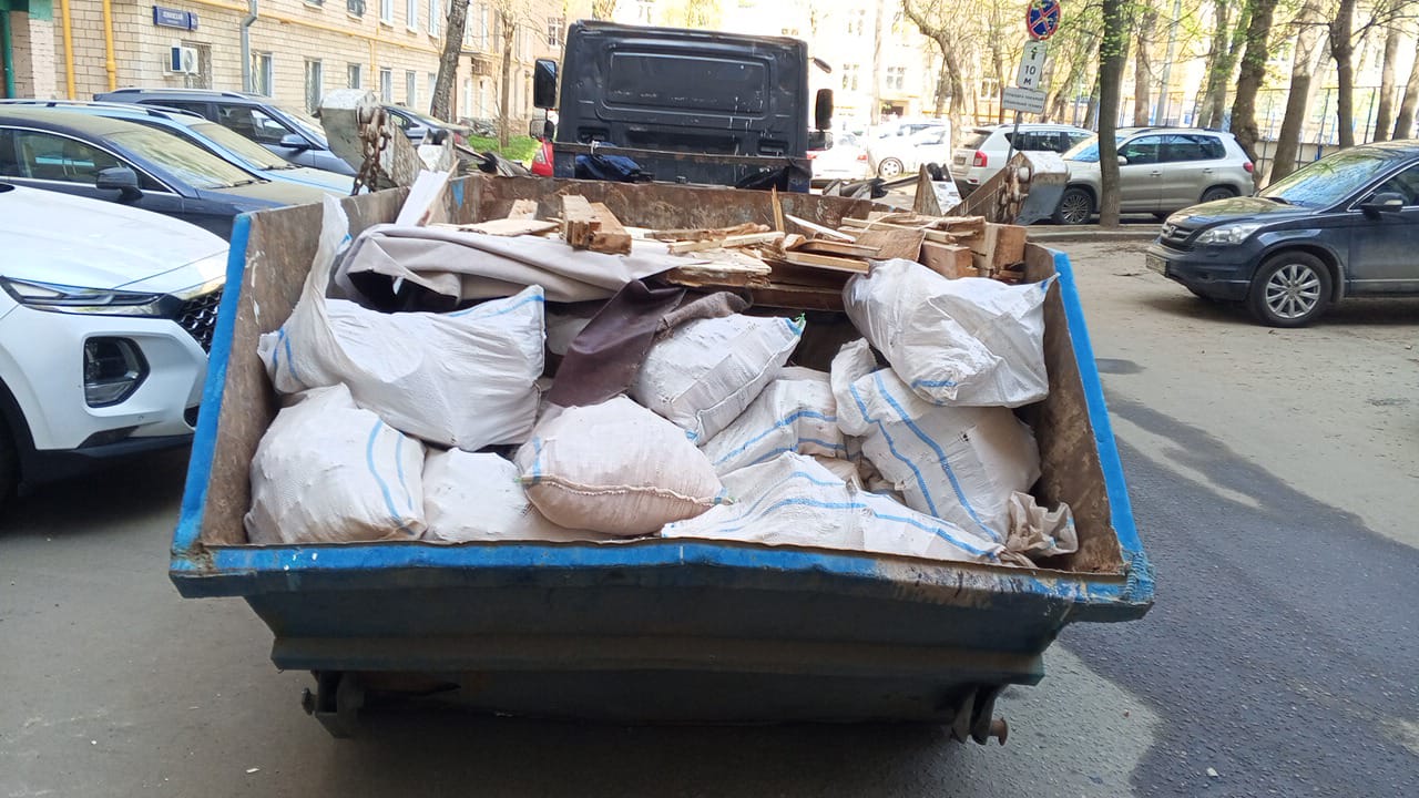 Вывоз мусора из магазина в Ленинске-Кузнецком в октябре