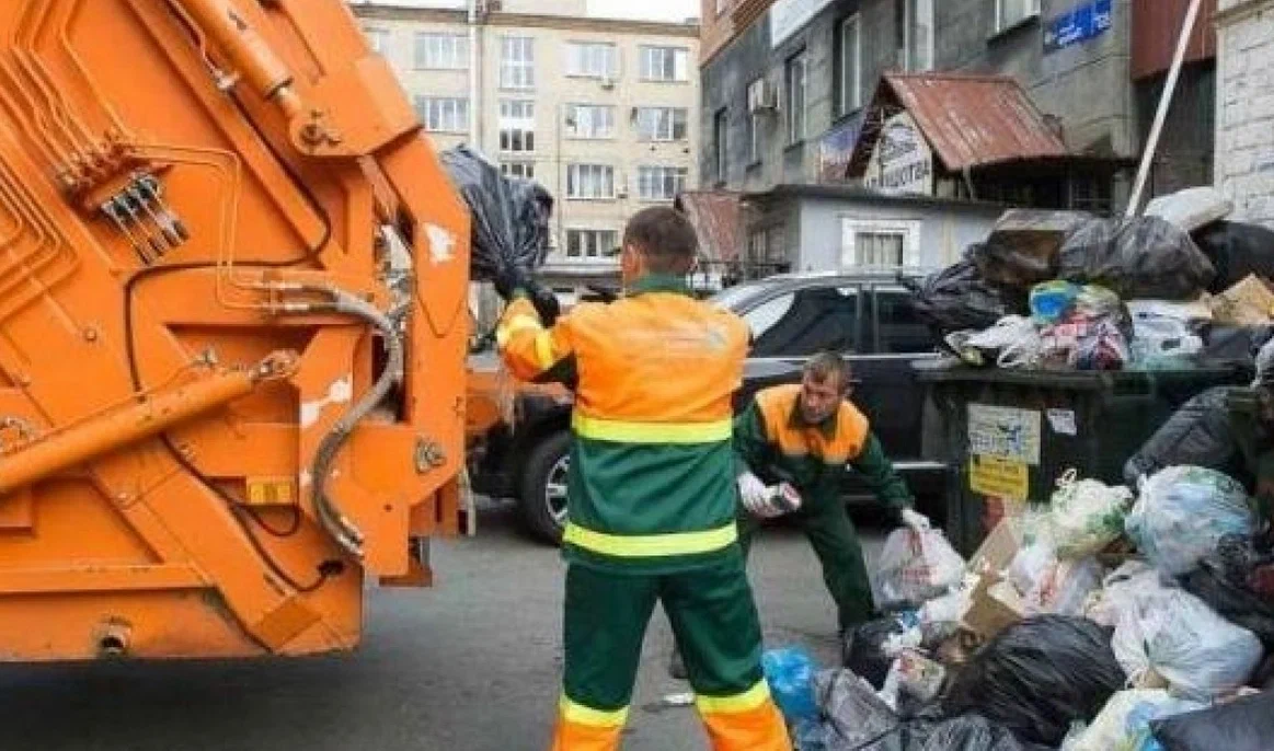 Срочный вывоз мусора в Ленинске-Кузнецком от ПроМусор — заказ день в день от 2913 руб., грузчики, цена