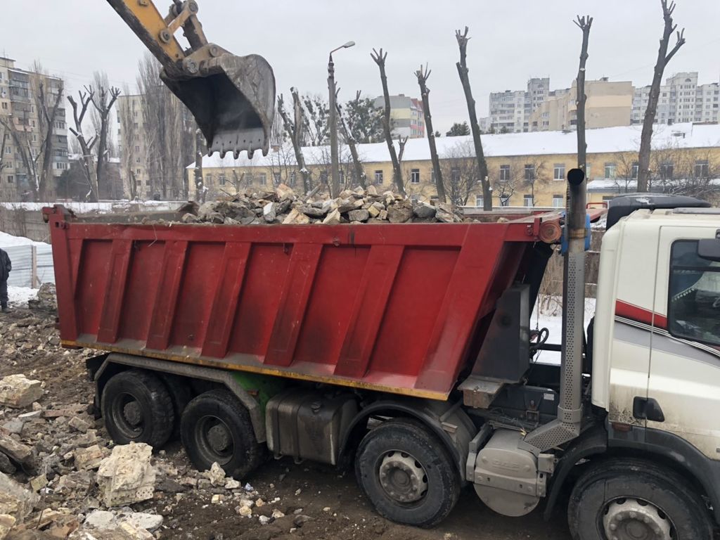 Вывоз мусора Камазом в Ленинске-Кузнецком в октябре