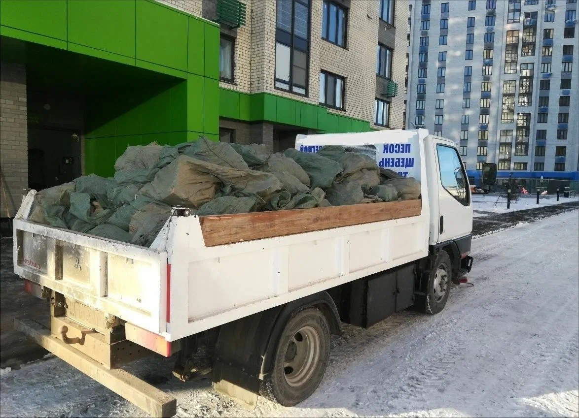 Вывоз мусора грузовым фургоном 3 тонны в Ленинске-Кузнецком — цена от 1380 руб., ПроМусор