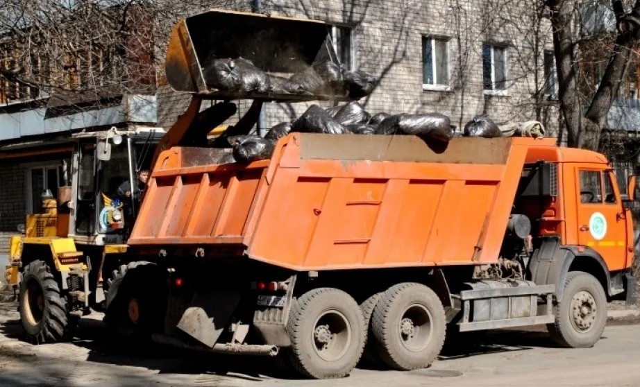 Вывоз мусора грузовым фургоном 5 тонн в Ленинске-Кузнецком – ПроМусор, аренда, цена от 1584 руб