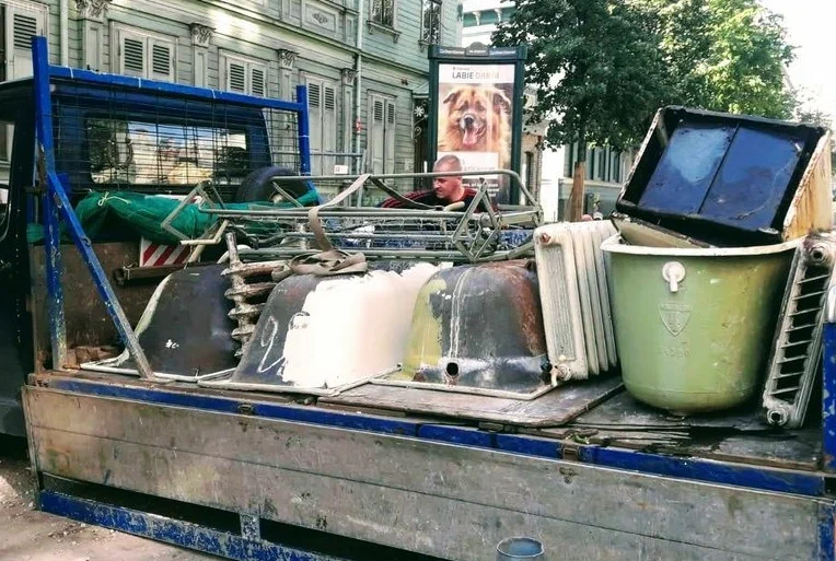 Вывоз старой сантехники в Ленинске-Кузнецком от ПроМусор: быстро, недорого от 562 руб., утилизация и грузчики
