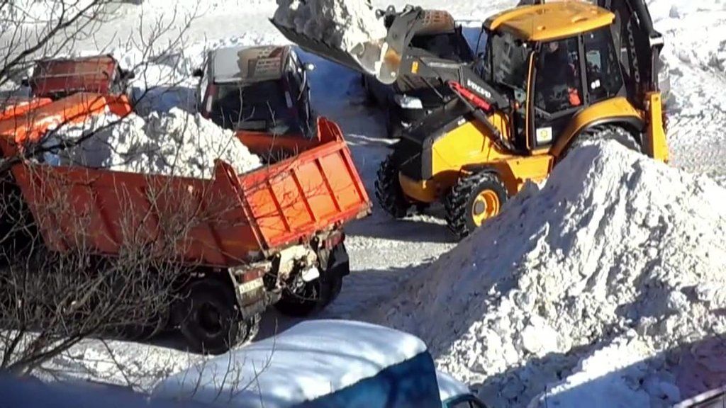 Вывоз снега с погрузкой в Ленинске-Кузнецком для организаций и частных лиц в октябре